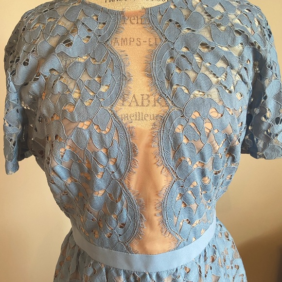 Two-piece set. From BCBG. Size M. Blue and nude. - Picture 2 of 4